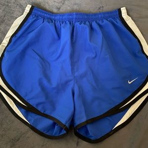 Women’s Nike shorts medium